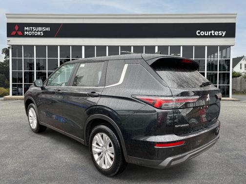 2026 Mitsubishi Outlander ES 2.5 S-AWC