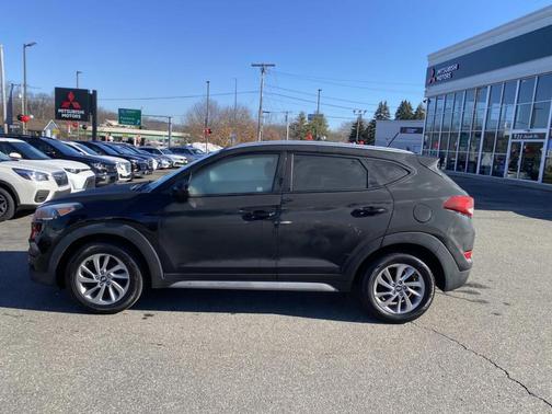 2017 Hyundai TUCSON SE