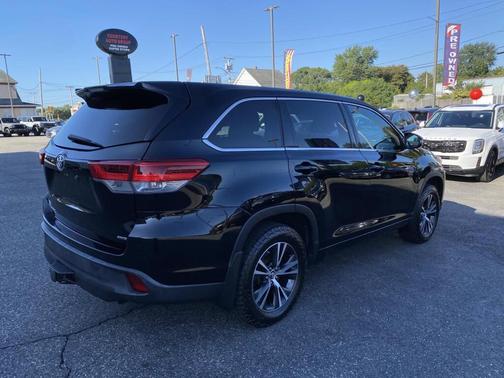 2018 Toyota Highlander LE