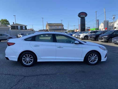 2018 Hyundai SONATA SE