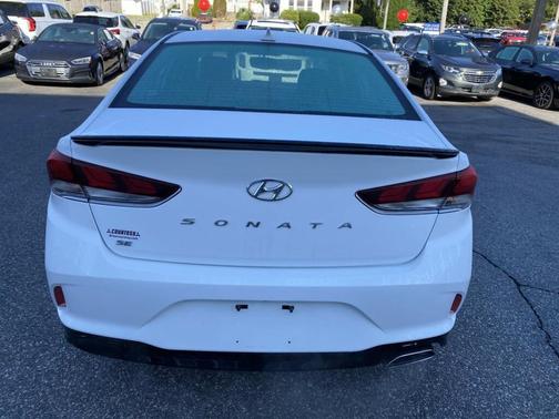 2018 Hyundai SONATA SE