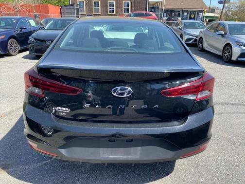2020 Hyundai ELANTRA SE