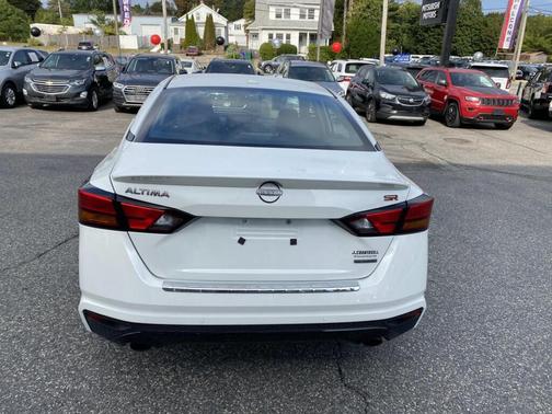 2023 Nissan Altima SR VC-Turbo FWD