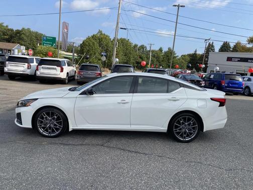 2023 Nissan Altima SR VC-Turbo FWD