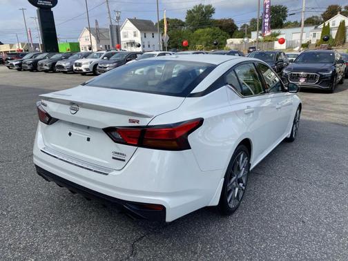 2023 Nissan Altima SR VC-Turbo FWD