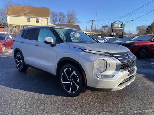 2022 Mitsubishi Outlander SE