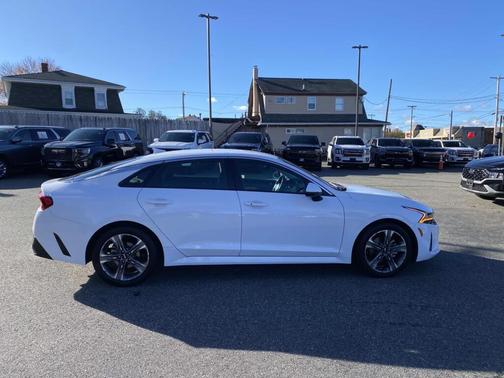 Glacial White Pearl 2022 Kia K5 LXS