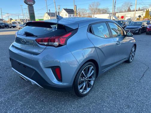 2019 Hyundai Veloster 2