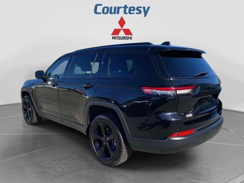 Diamond Black Crystal Pearlcoat 2023 Jeep Grand Cherokee L Limited