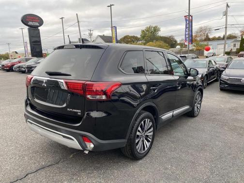 2019 Mitsubishi Outlander SE