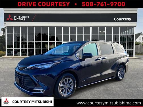 2021 Toyota Sienna XLE 8 Passenger