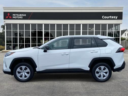 Ice Cap 2024 Toyota RAV4 LE