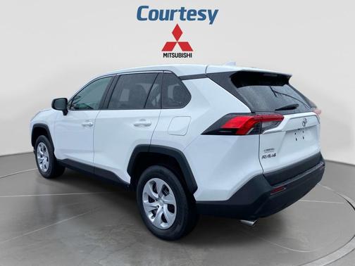 Ice Cap 2024 Toyota RAV4 LE