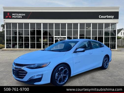 Summit White 2023 Chevrolet Malibu FWD 1LT