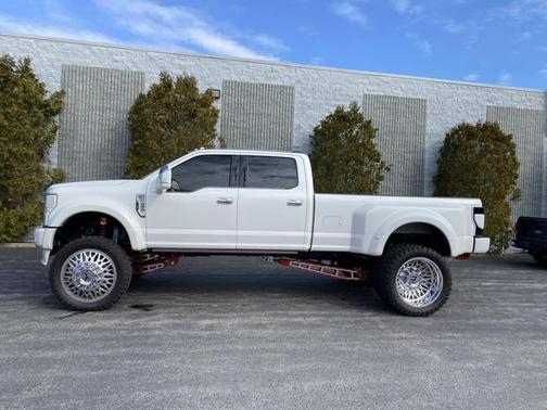 Star White Metallic Tri-Coat 2022 Ford F-450 Platinum