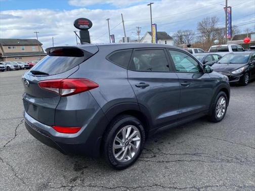2017 Hyundai TUCSON SE
