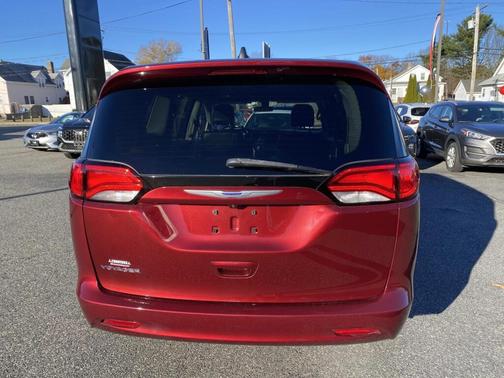 2020 Chrysler Voyager L