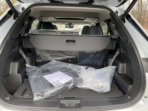 White Diamond/Black Roof 2026 Mitsubishi Outlander Trail Edition S-AWC