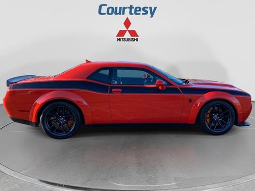 Go Mango 2023 Dodge Challenger SRT Hellcat