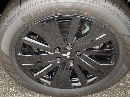 Alloy Silver Metallic 2025 Mitsubishi Outlander Sport 2.0 LE