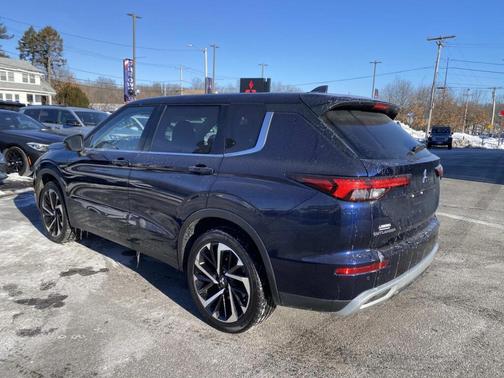 2022 Mitsubishi Outlander SE