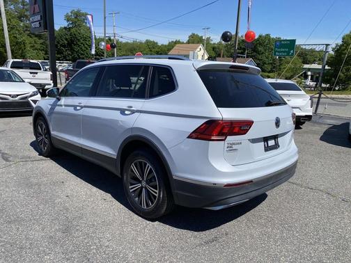 White 2018 Volkswagen Tiguan 2.0T SEL