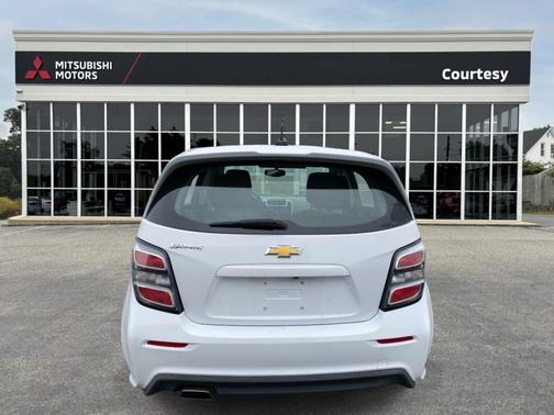 Summit White 2017 Chevrolet Sonic LT