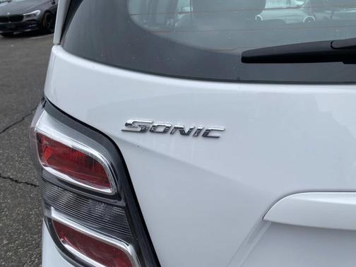 2017 Chevrolet Sonic LT