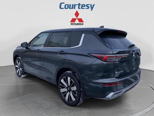 Gray 2026 Mitsubishi Outlander SE 2.5 S-AWC