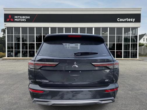 Gray 2026 Mitsubishi Outlander SE 2.5 S-AWC