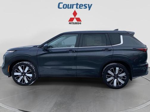 Gray 2026 Mitsubishi Outlander SE 2.5 S-AWC