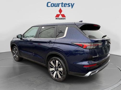 Cosmic Blue Metallic 2026 Mitsubishi Outlander SE S-AWC