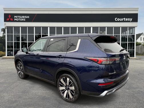Cosmic Blue Metallic 2026 Mitsubishi Outlander SE 2.5 S-AWC