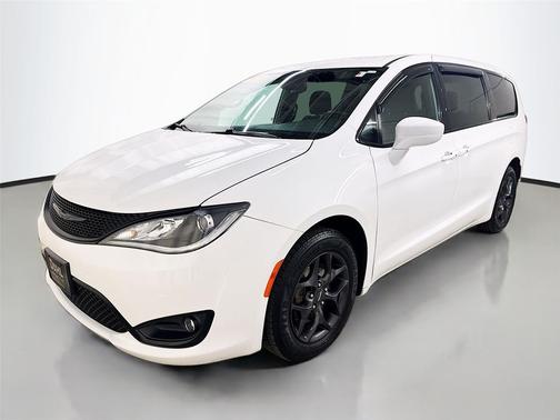 Bright White Clearcoat 2020 Chrysler Pacifica Touring