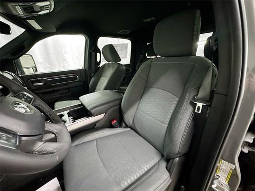 Black Clearcoat 2026 RAM 2500 Big Horn Crew Cab 4x4 6'4' Box