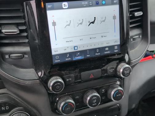 2022 RAM 2500 Tradesman Crew Cab 4x4 6'4' Box