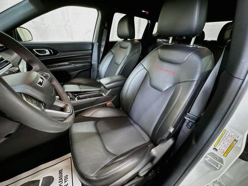 Bright White Clearcoat 2025 Jeep Compass Trailhawk