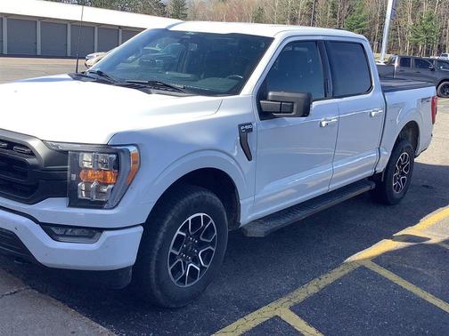 Oxford White 2022 Ford F-150 XLT
