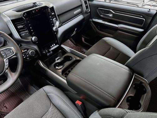 Granite Crystal Metallic Clearcoat 2026 RAM 1500 Big Horn/Lone Star