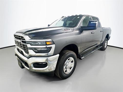 2025 RAM 2500 Tradesman Crew Cab 4x4 6'4' Box