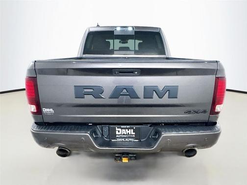 2018 RAM 1500 Night Crew Cab 4x4 5'7' Box