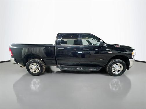 2022 RAM 2500 Big Horn Crew Cab 4x4 6'4' Box