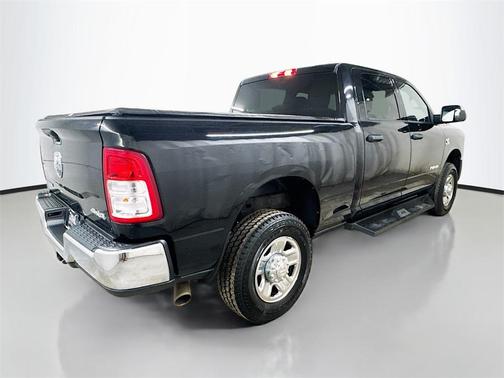2022 RAM 2500 Big Horn Crew Cab 4x4 6'4' Box