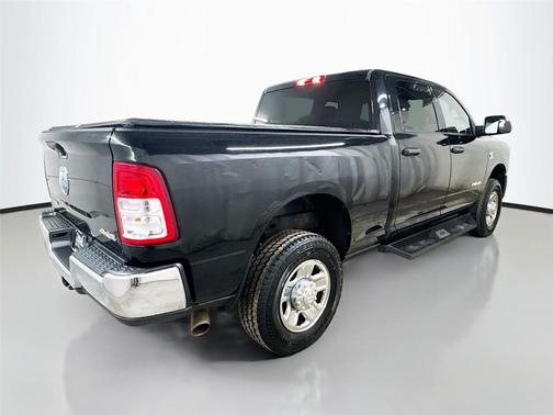 2022 RAM 2500 Big Horn Crew Cab 4x4 6'4' Box