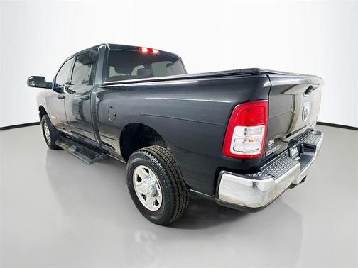 2022 RAM 2500 Big Horn Crew Cab 4x4 6'4' Box