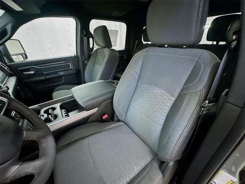 Ceramic Gray Clearcoat 2026 RAM 2500 Big Horn Crew Cab 4x4 6'4' Box