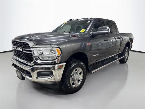 2022 RAM 2500 Tradesman Crew Cab 4x4 6'4' Box