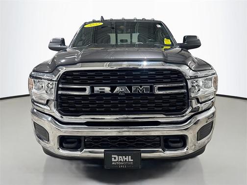 2022 RAM 2500 Tradesman Crew Cab 4x4 6'4' Box