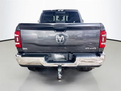 2022 RAM 2500 Tradesman Crew Cab 4x4 6'4' Box