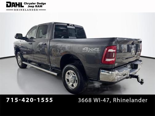 2022 RAM 2500 Tradesman Crew Cab 4x4 6'4' Box